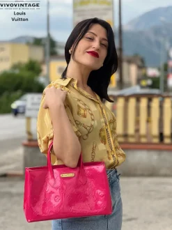 LV Wilshire vernis fucsia