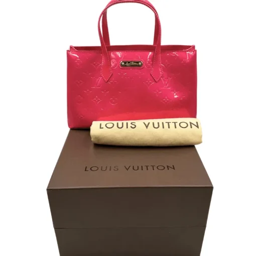 LV Wilshire vernis fucsia