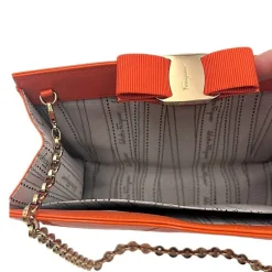 Pochette Ferragamo vernis