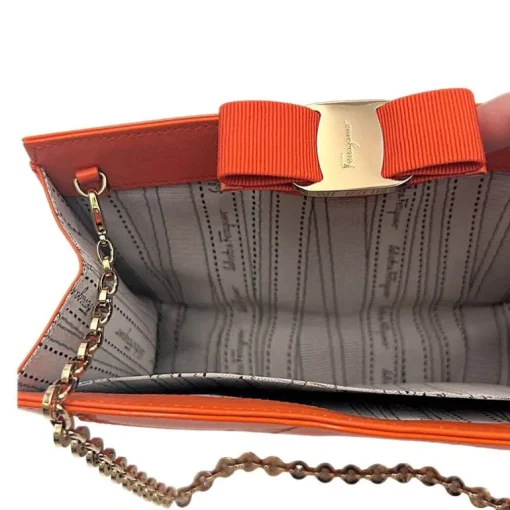 Pochette Ferragamo vernis