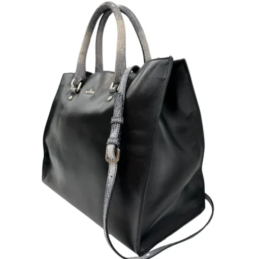 Satchel Hogan con tracolla