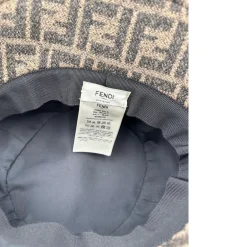Set cappello e sciarpa Fendi