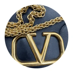 Stud Sign In Valentino Garavani
