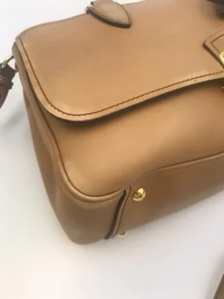 Tracolla Miu Miu cammello