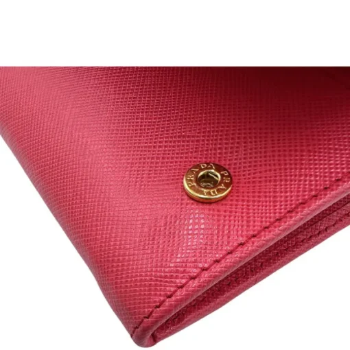 Wallet on chain Prada