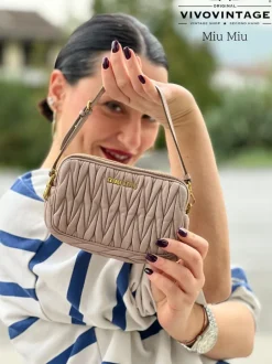 Pochette Miu Miu gaufré